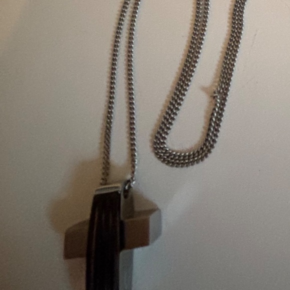 Colibri Stainless Steel Cross on Chain - Picture 3 of 6